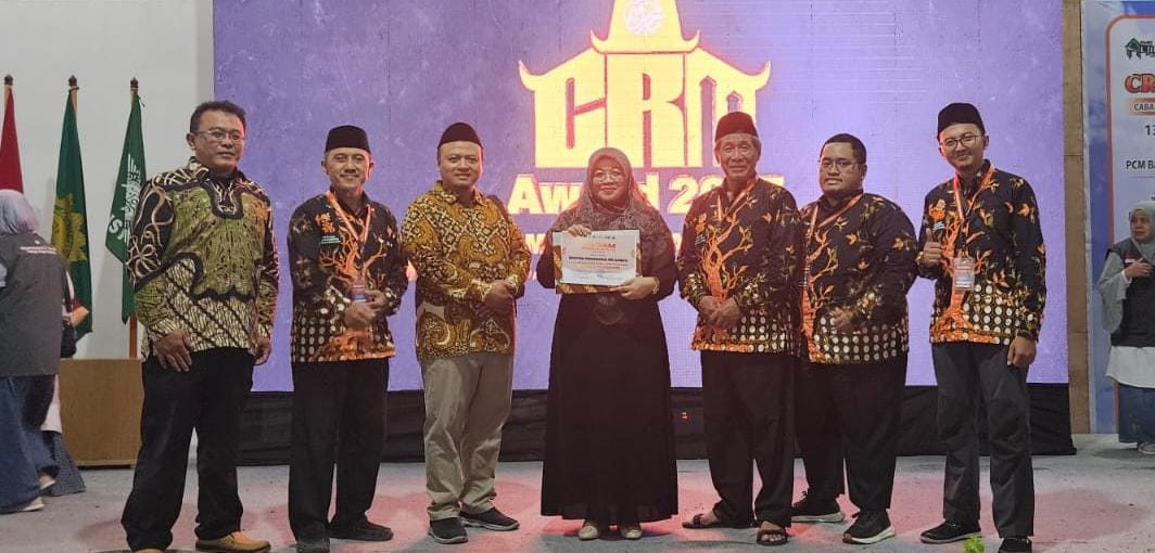 UMPKU Surakarta Raih Penghargaan CRM Award VI 2025 sebagai PTMA Peduli Cabang, Ranting, dan Masjid Muhammadiyah