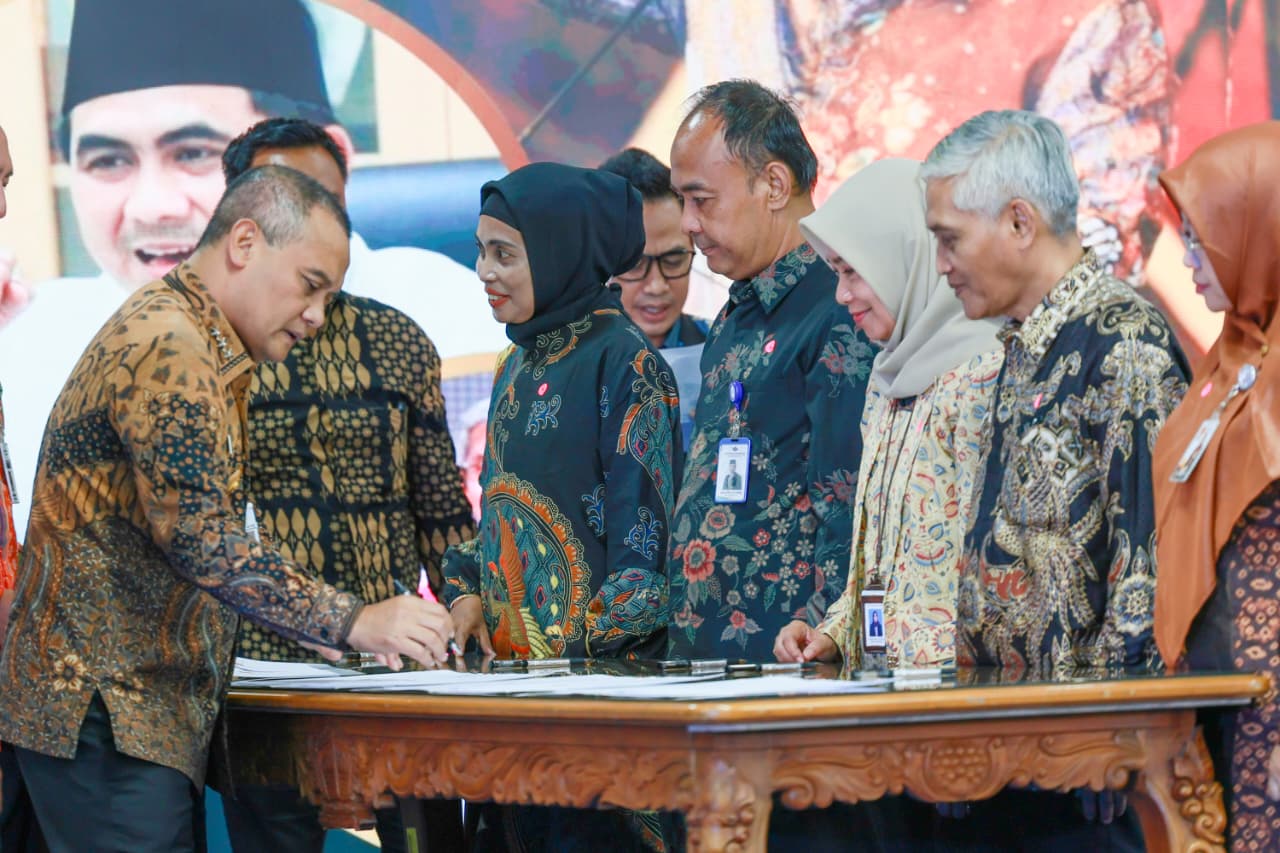 Penandatanganan Kesepakatan Bersama UMPKU Surakarta dengan Pemerintah Provinsi Jawa Tengah dalam ajang Collaborative Awards 2026