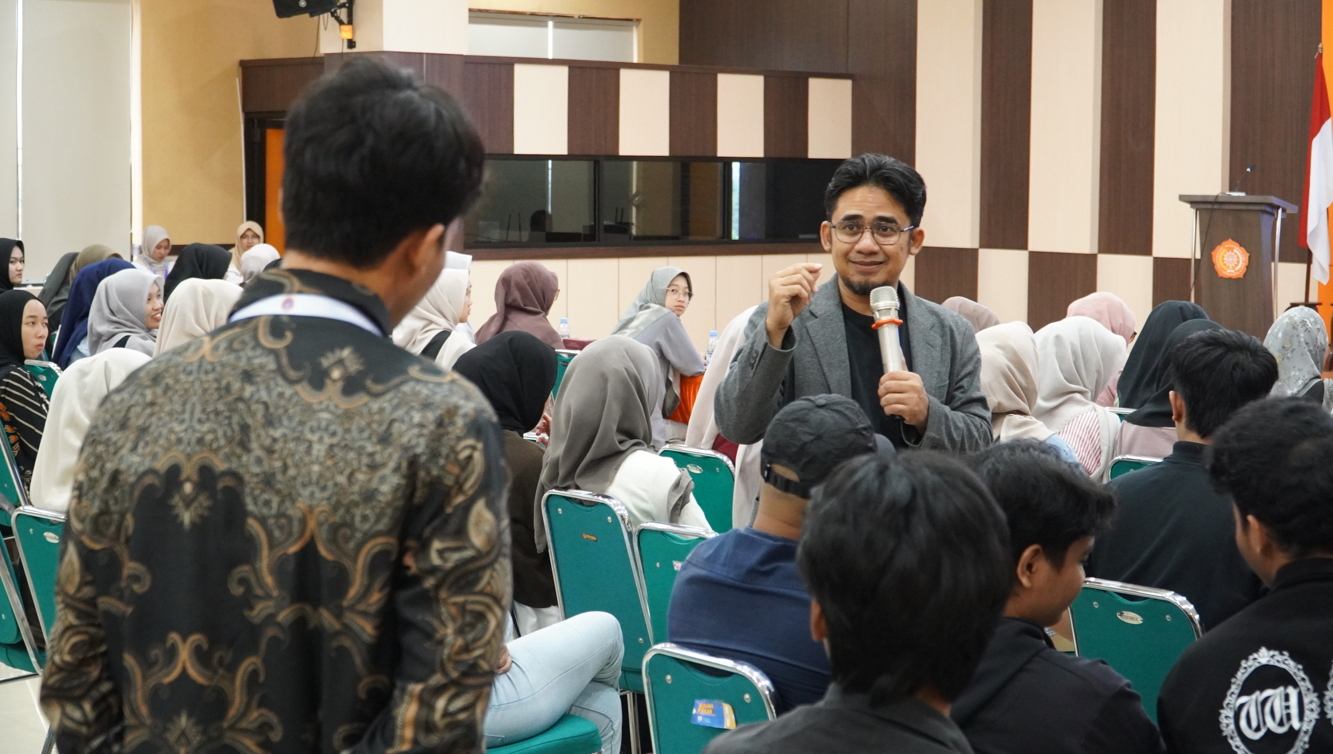 Prodi DIII Keperawatan UM PKU Surakarta Gelar Kuliah Pakar Motivasi Akademik