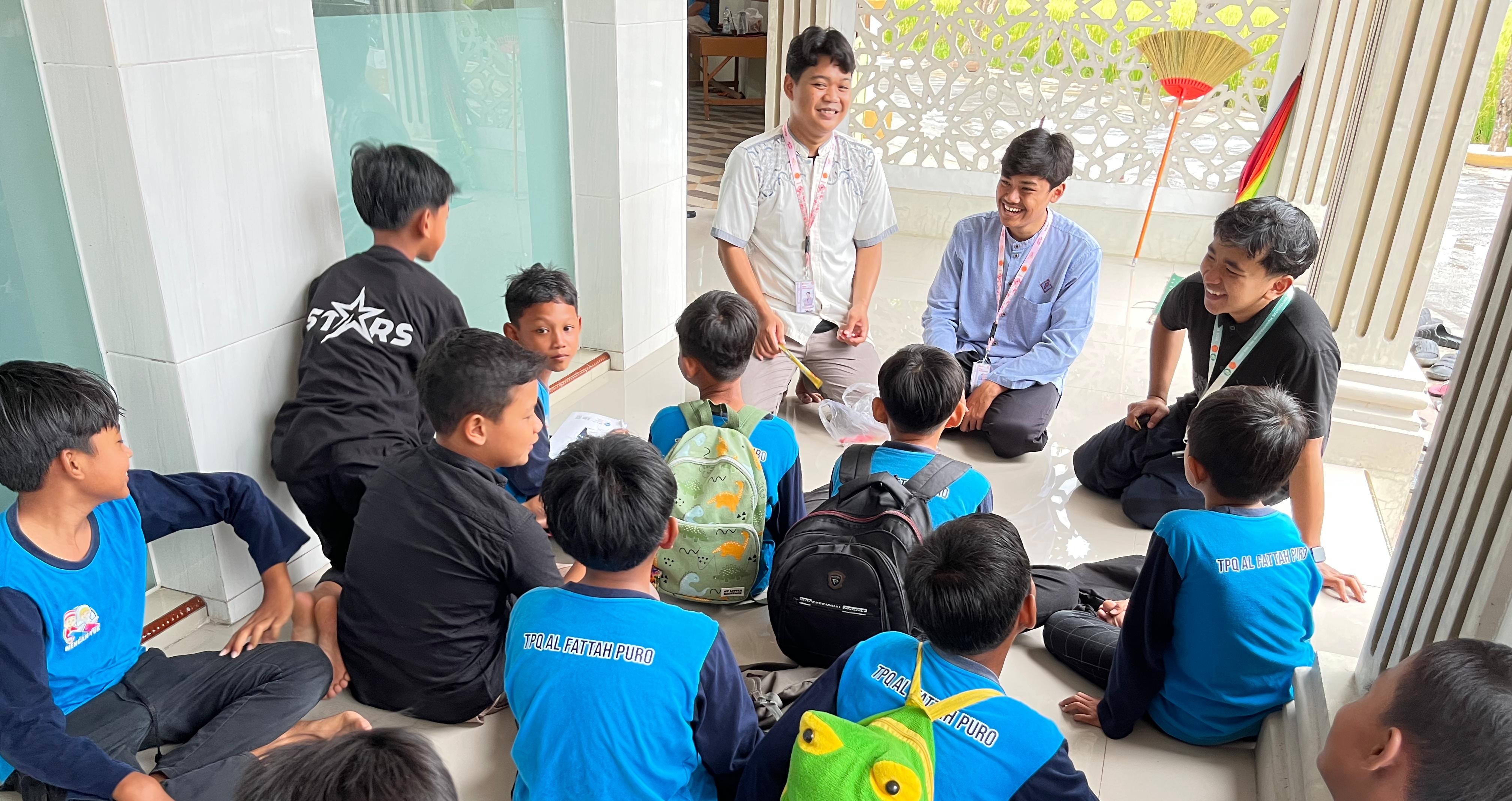 Mahasiswa KKN-IPE UMPKU Surakarta Ikuti Tarhib Ramadhan di Masjid Al-Fattah Puro