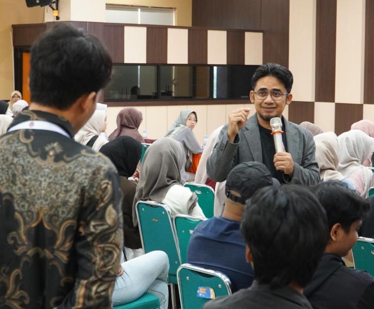 Prodi DIII Keperawatan UM PKU Surakarta Gelar Kuliah Pakar Motivasi Akademik