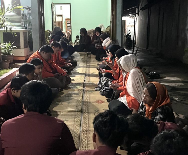 Mahasiswa KKN-T IPE AIK UM PKU Surakarta Gelar Pengajian Bersama Warga Karanggungan Tangkil